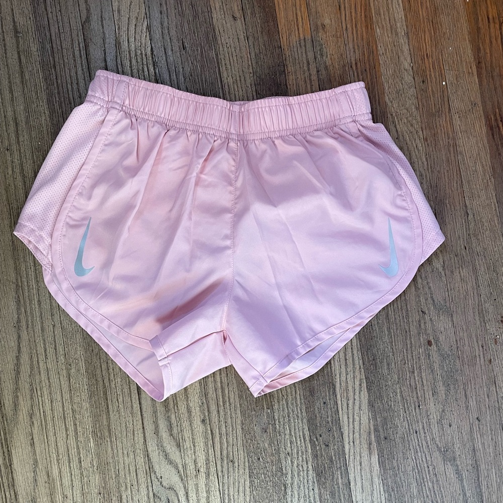 Women’s xsmall blush pink Nike running shorts